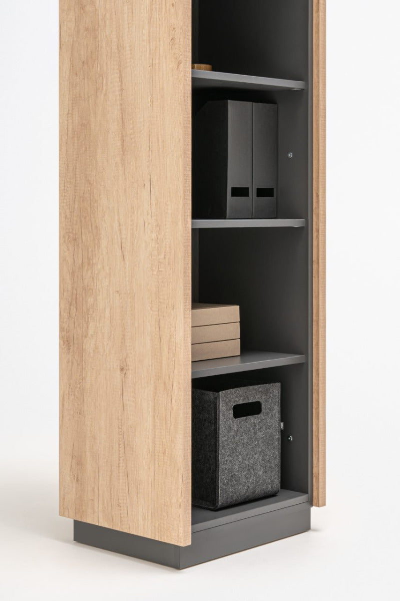Status bookcase