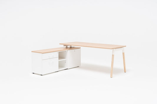 Ogi W skrivbord med chefsskåp