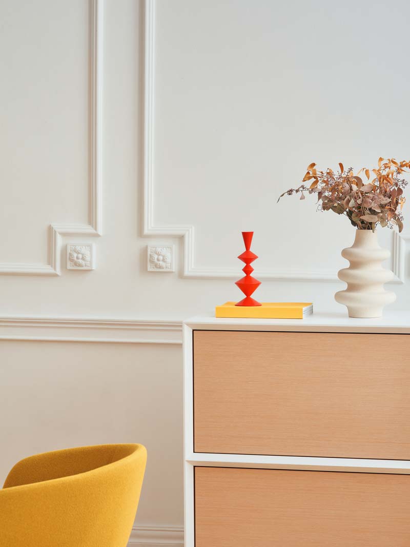 Gravity cabinet