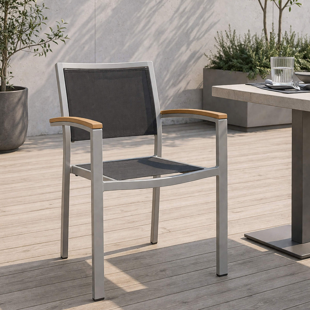 Utestol Vanja – Silver/svart